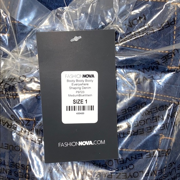 Fashion Nova Shaping Jeans - Picture 3 of 3